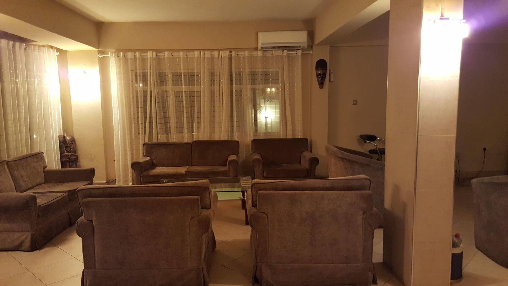Golden Gate Hotel 쿠마시 외부 사진