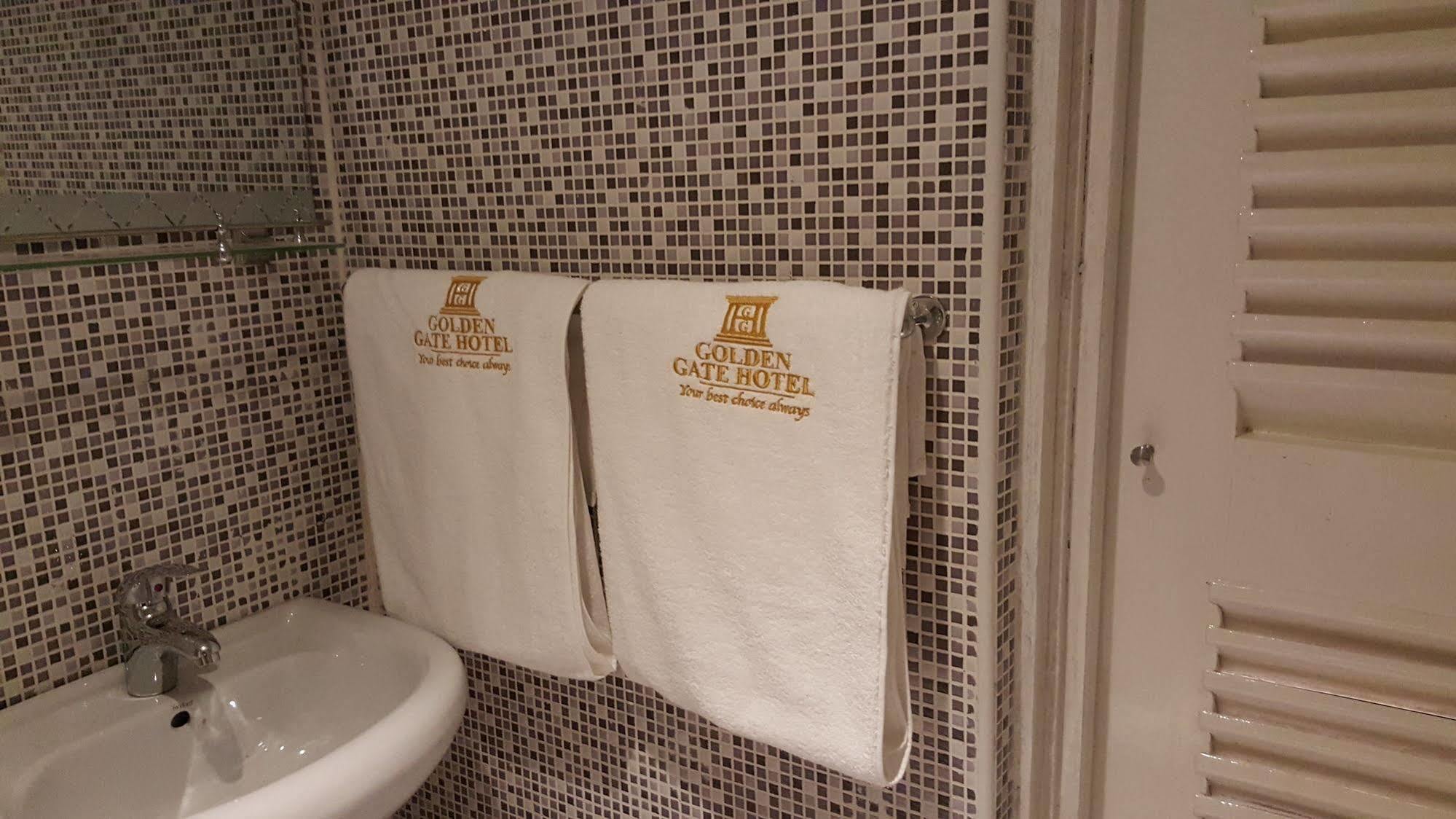 Golden Gate Hotel 쿠마시 외부 사진