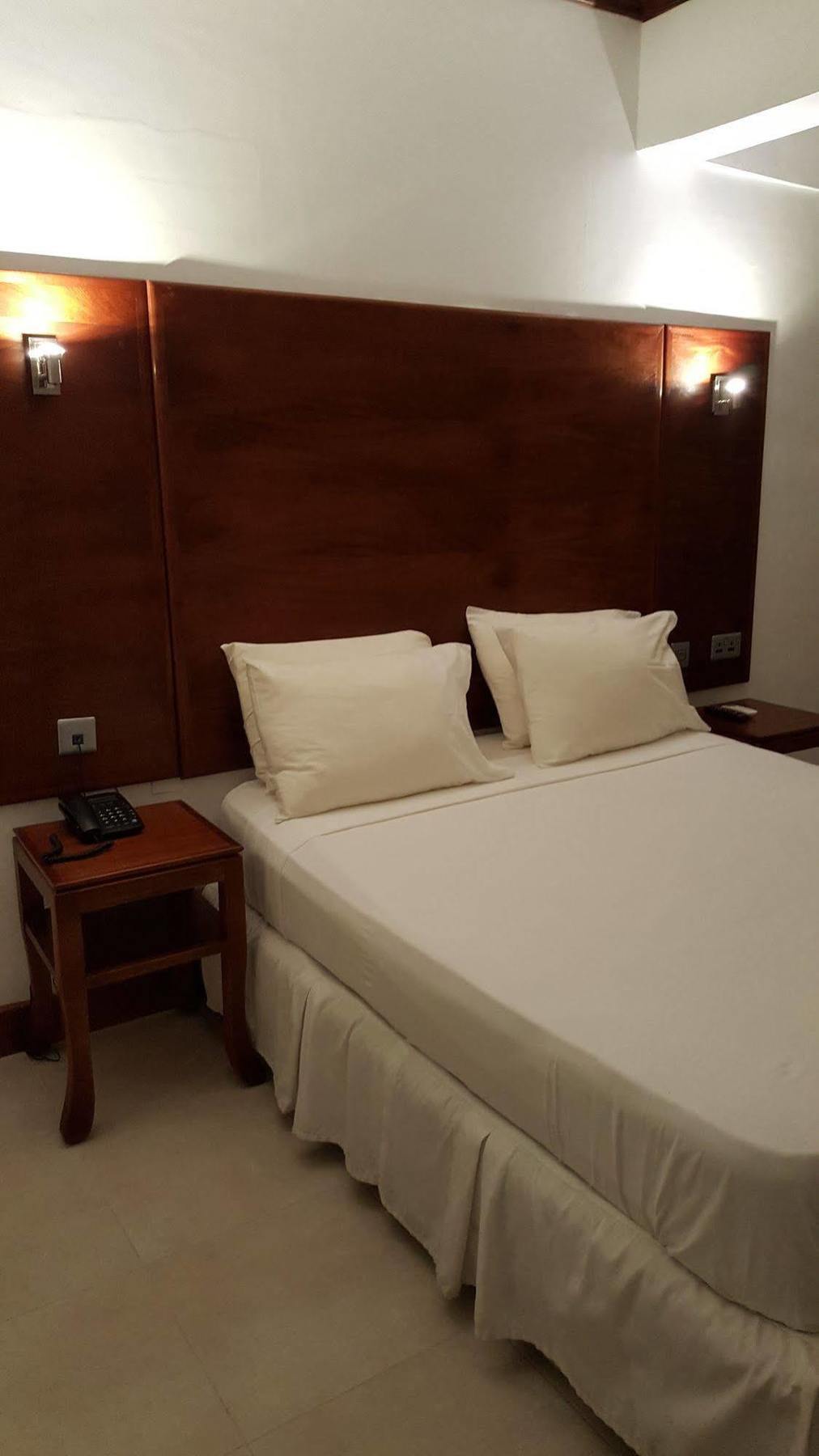 Golden Gate Hotel 쿠마시 외부 사진