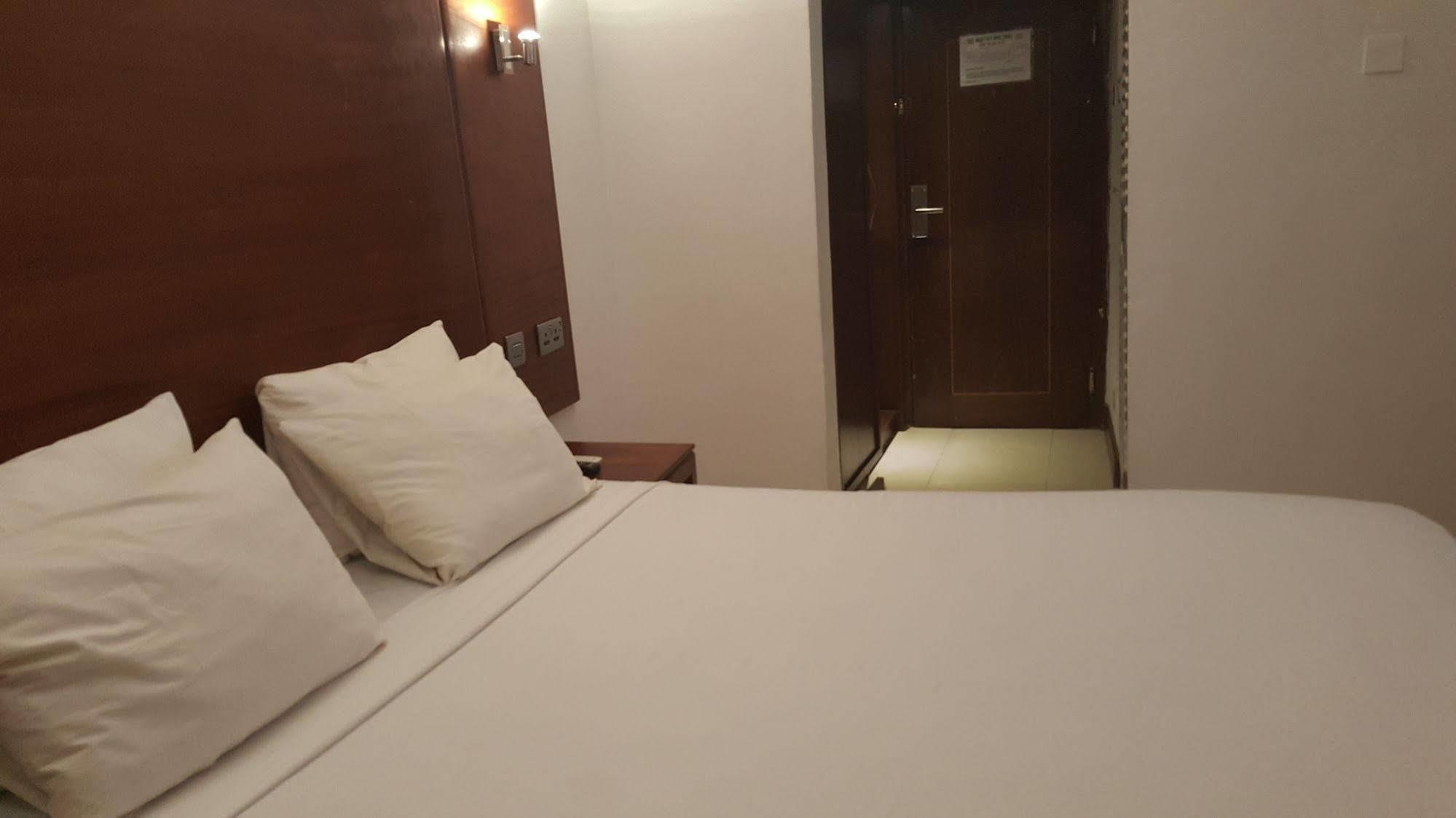 Golden Gate Hotel 쿠마시 외부 사진