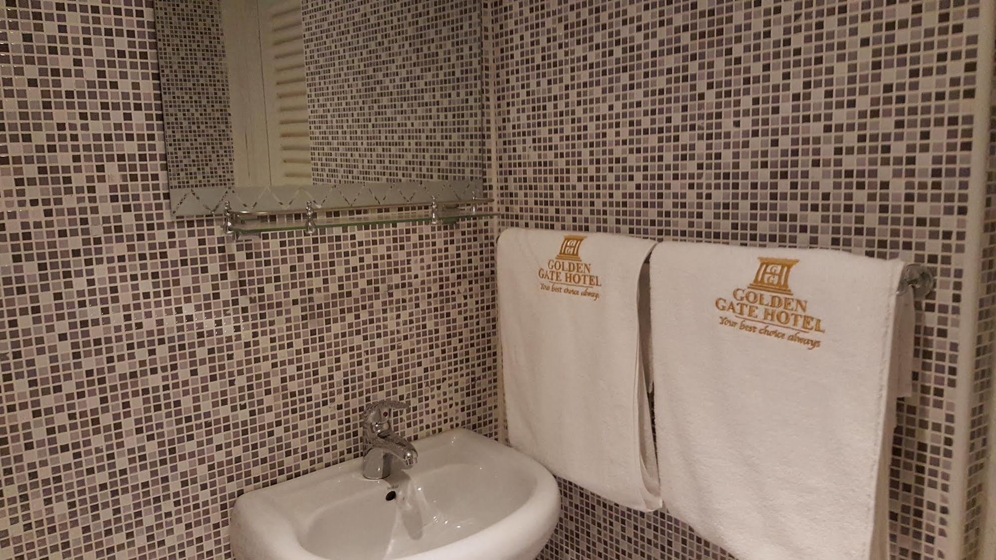 Golden Gate Hotel 쿠마시 외부 사진