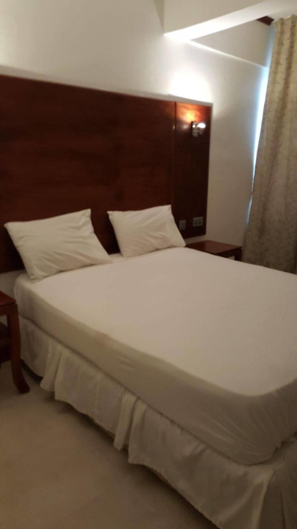 Golden Gate Hotel 쿠마시 외부 사진